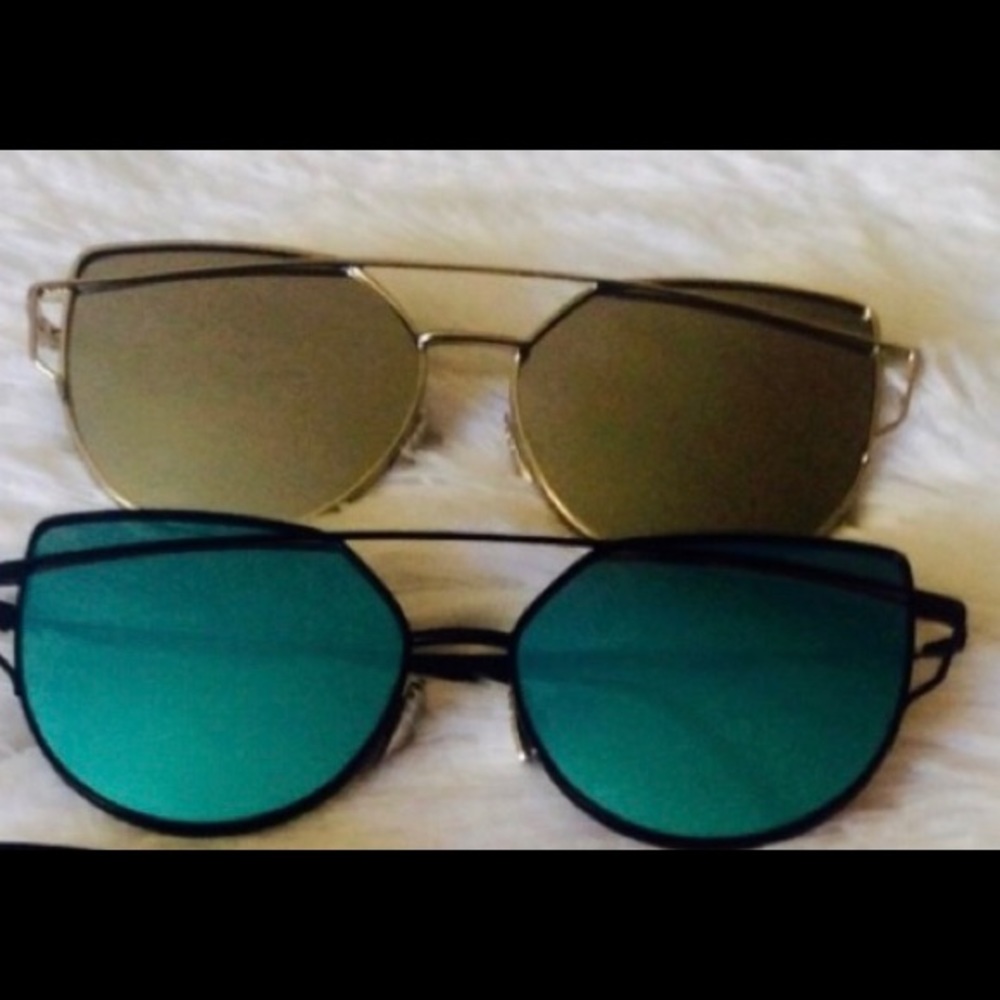 NWT Mirrored Statement Sunnies - Picture 2 of 6